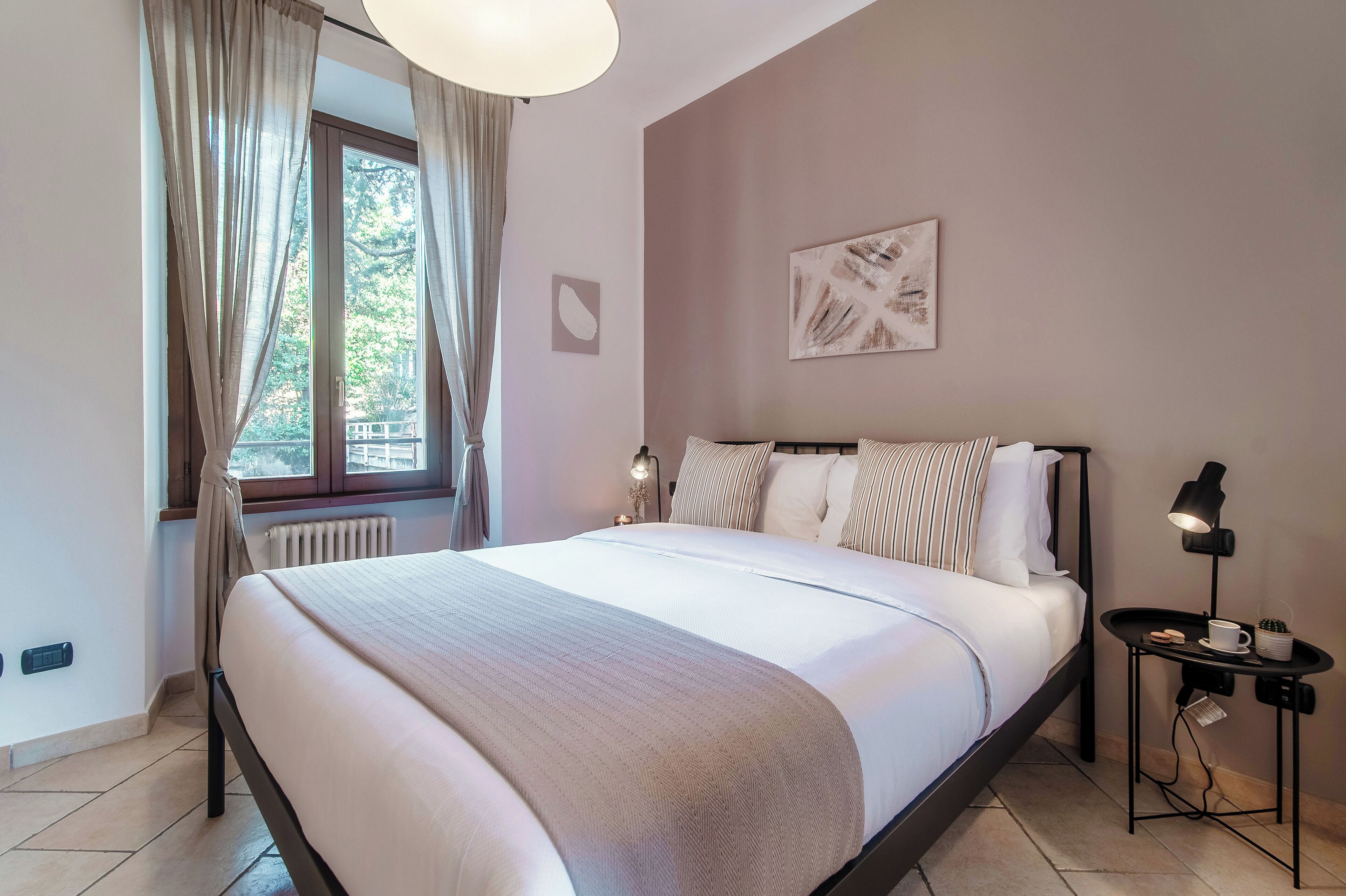 Apartment | 2 bedrooms, premium bedding, down duvets, iron/ironing board