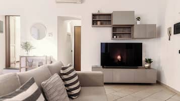 Apartment | 2 bedrooms, premium bedding, down duvets, iron/ironing board