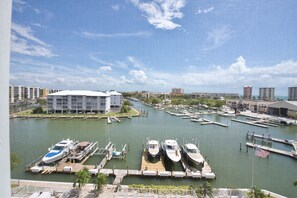Marina - 🌴Waterfront with Great Views-Excellent Amenities-2BR Palm Harbor #602🌴 (Fort Myers Beach)