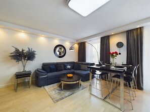 Studio, Kitchen | Living room - Apartment With Parking by Renters (Gdansk)