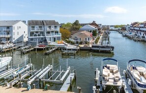 Marina - New for 2024 - 3 BR 2 BA Unit with Water Views and a Pool (Ocean City)