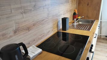 Mikrowelle, Ofen, Herdplatte, Geschirrspüler