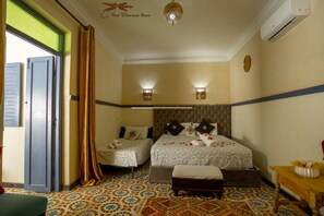 Deluxe Triple Room | Free WiFi, bed sheets