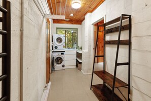 Interior - Milly @ Sawmill - Pet Friendly Family Home (Sawmill Settlement)