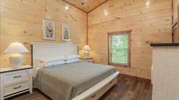 5 slaapkamers, een strijkplank/strijkijzer, reisbedje, wifi