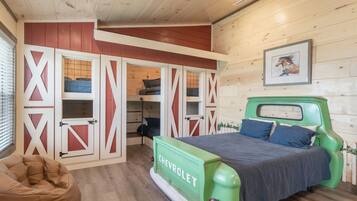 5 habitaciones, tabla de planchar con plancha, cuna de viaje y wifi