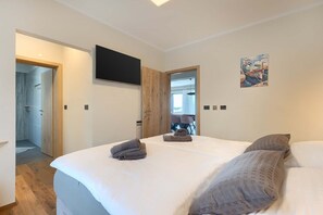 4 chambres, fer et planche à repasser, Wi-Fi, draps fournis