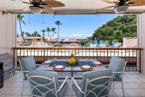 屋外ダイニングエリア