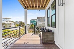 House, 4 Bedrooms | Property grounds - 1040 Break / 1040 Ocean Blvd West 4 Bedroom Home by RedAwning (Supply)