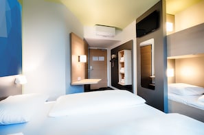 Bureau, rideaux occultants, chambres insonorisées, Wi-Fi gratuit