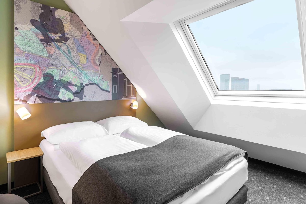 Double Room (French bed) | Desk, blackout drapes, soundproofing, free WiFi