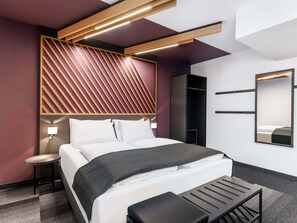 Premium Double Room (French bed) | Desk, blackout curtains, soundproofing, free WiFi - B&B Hotel Wien St. Marx (Vienna)