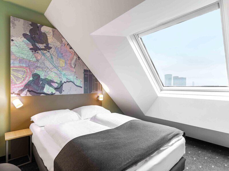Double Room (French bed) | Desk, blackout curtains, soundproofing, free WiFi