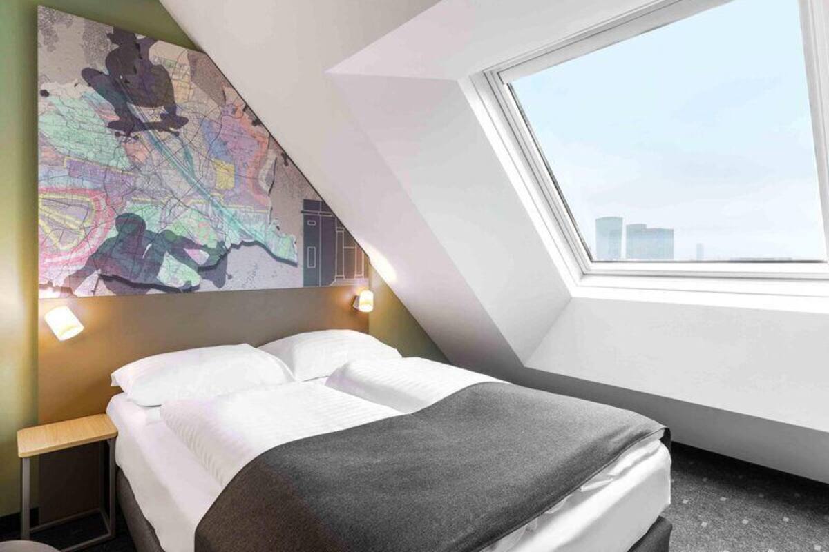 Double Room (French bed) | Desk, blackout curtains, soundproofing, free WiFi