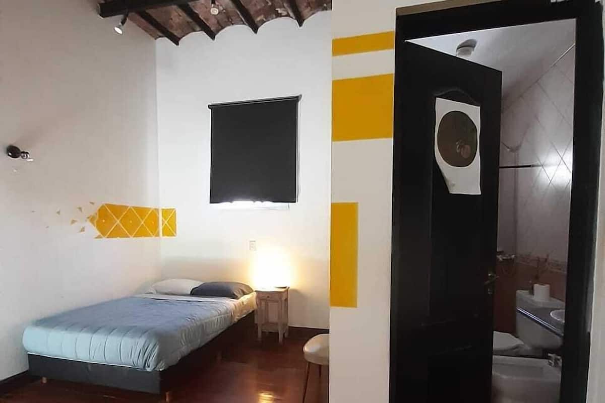 Double room with private bathroom