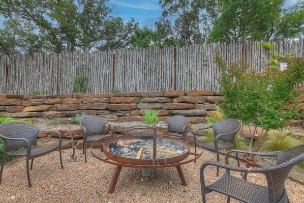 Property grounds - West End Lodge Resort Style Pool (Fredericksburg)