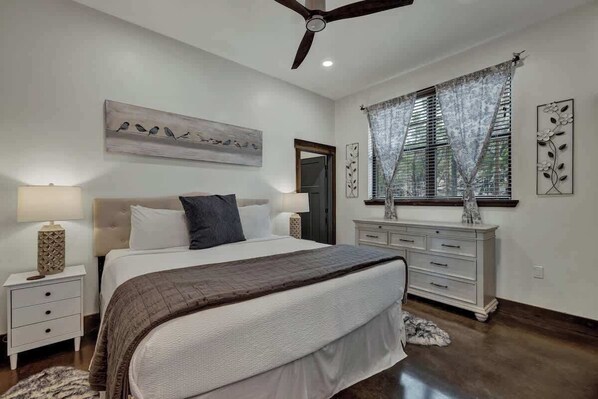 5 bedrooms, iron/ironing board, free WiFi, bed sheets