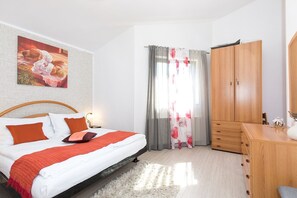 1 bedroom, WiFi, bed sheets