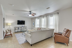 House (3 Bedrooms) | Interior - Modern Houston Home w/ Patio: 12 Mi to Downtown! (Houston)