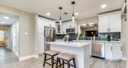 Tampa Home w/ Covered Patio: 8 Mi to Downtown!