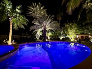 Outdoor pool, a heated pool - Casa Blandina In town, Restaurants, pickle, beach, private pool, Hot tub  (Los Barriles)