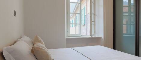 Apartamento | Roupas de cama premium, edredons de pluma, ferros/tábuas de passar roupa