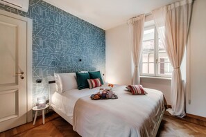 2 bedrooms, premium bedding, down duvets, iron/ironing board - Jason and Jason (Como)