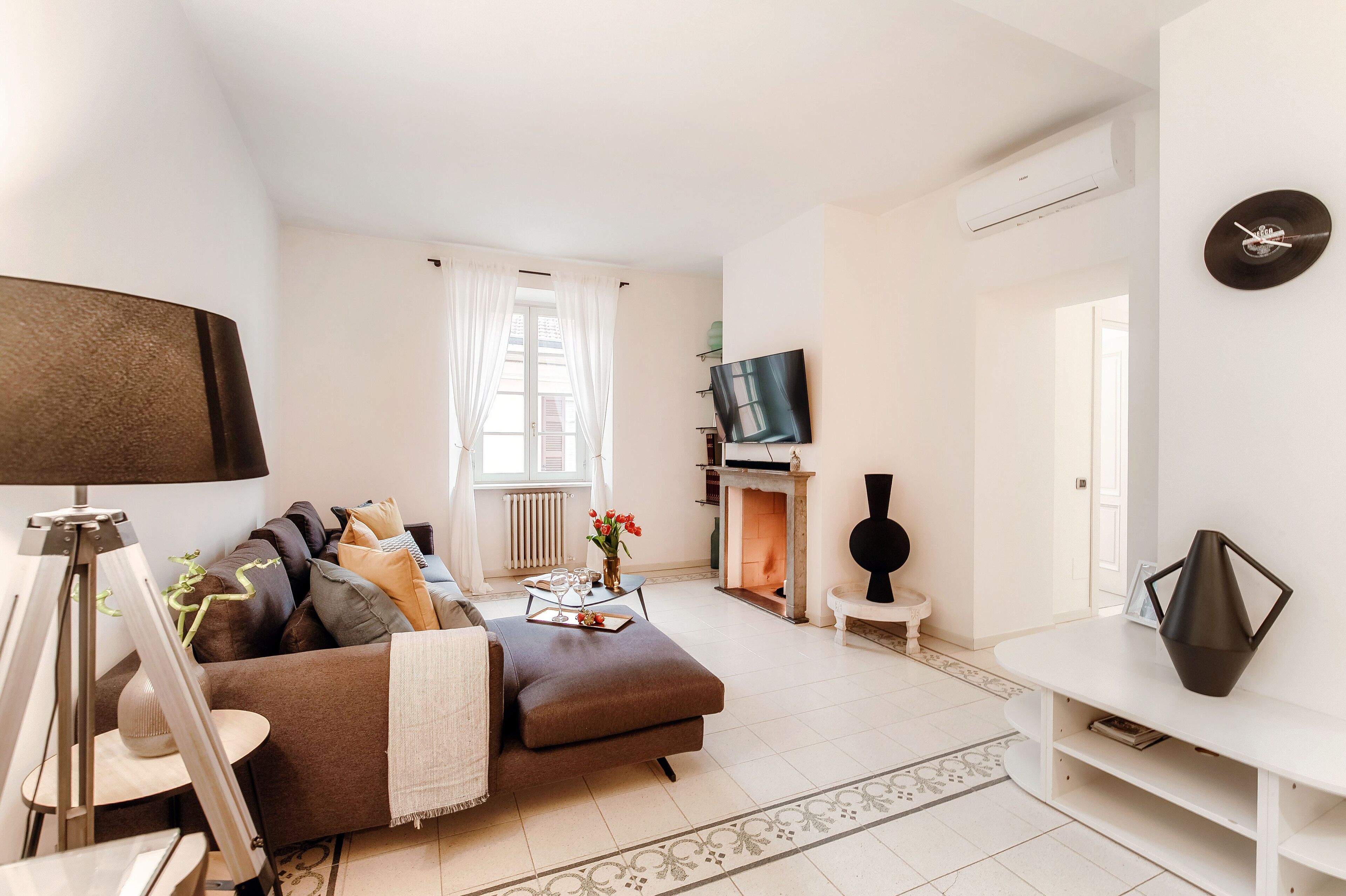 Apartment | Living area | 30-inch TV with digital channels