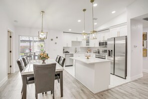 單棟房屋 (4 Bedrooms) | 內部