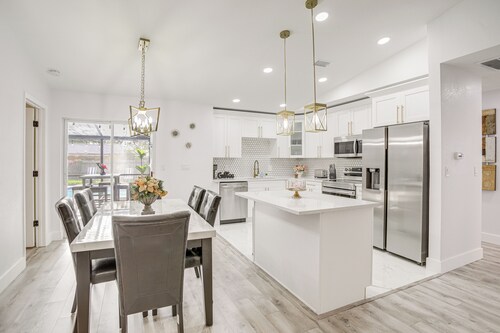 Roomy Largo Home w/ Screened Patio & Private Pool!