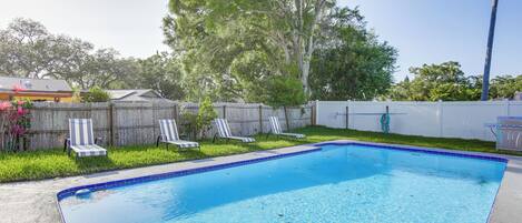 House (4 Bedrooms) | Front of property