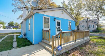 Ideally Located Villas Home: 2 Mi to Beaches!