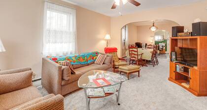 Ideally Located Villas Home: 2 Mi to Beaches!
