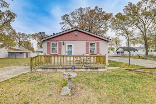 Ideally Located Villas Home: 2 Mi to Beaches!