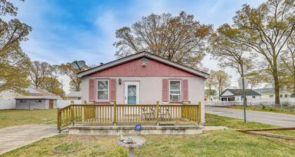 Ideally Located Villas Home: 2 Mi to Beaches!