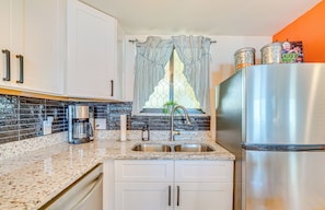 Apartment (1 Bedroom) | Interior - Upscale Gulf Front Hudson Condo w/ Pool (Hudson)