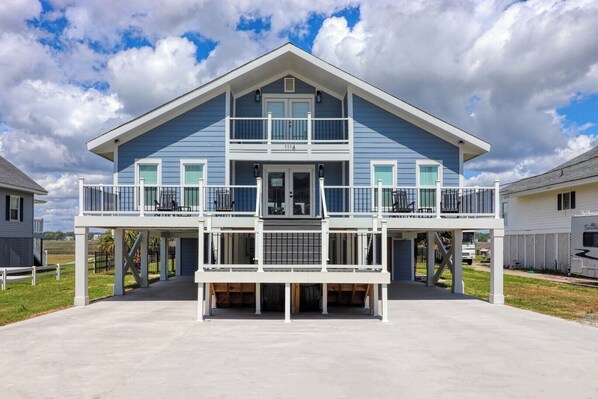 Exterior - Sunset Dreams - Inlet Front/Second Row 5 Bedroom Home (Garden City Beach)