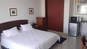 1 bedroom, in-room safe, blackout curtains, free WiFi