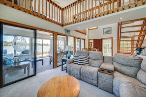 House (3 Bedrooms) | Interior - Scenic Port Haywood Gem w/ Waterfront Views! (Port Haywood)