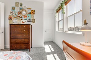 4 chambres, bureau, espace de travail pour ordinateurs portables