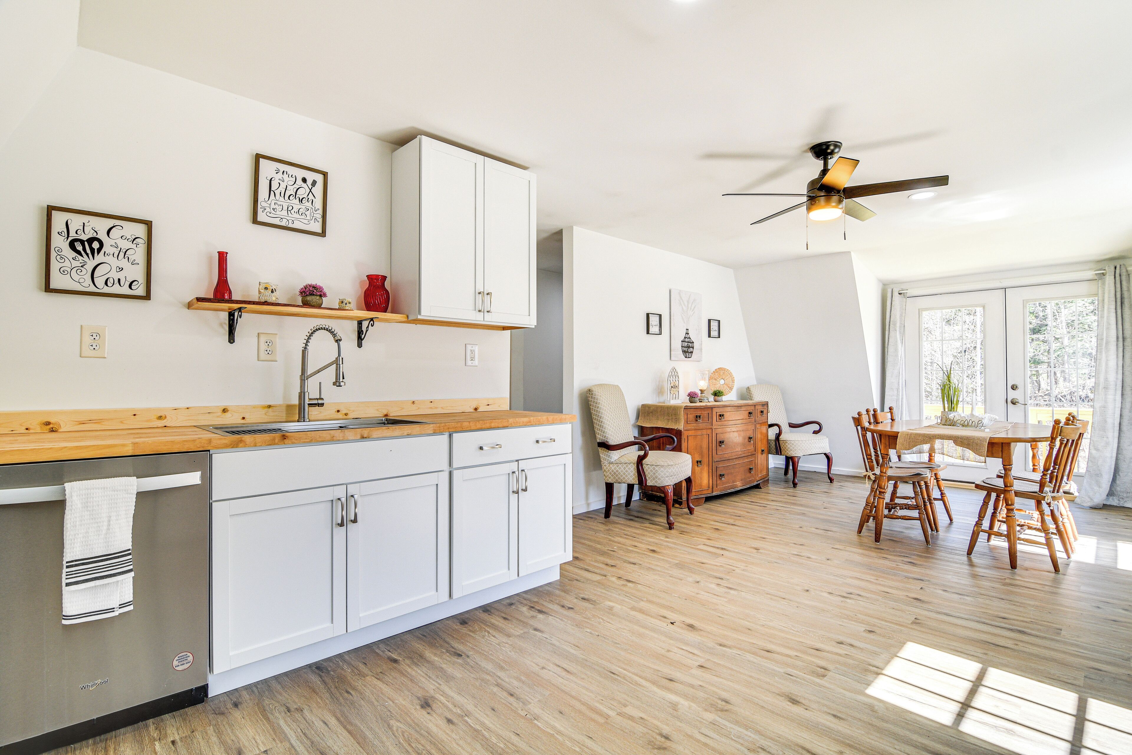 House (3 Bedrooms) | Interior