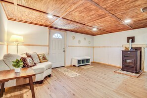 House (3 Bedrooms) | Interior - Charming Maine Retreat Near Skiing & ATV Park! (Dixfield)