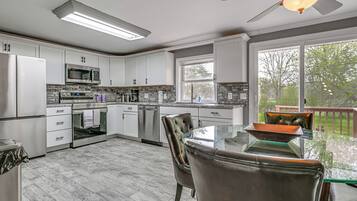 House (2 Bedrooms) | Interior