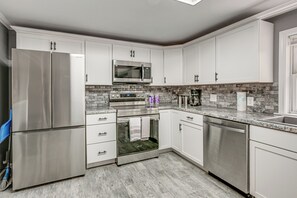 House (2 Bedrooms) | Interior