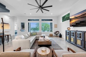 Smart TV, videojuegos, libros y estéreo 