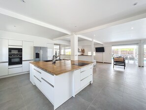 Design Villa, 4 Bedrooms, Kitchen, Poolside | Private kitchen | Electric kettle - Nakolodge 4 chambres - piscine / balneo / jardin privatifs (Sainte-Anne)