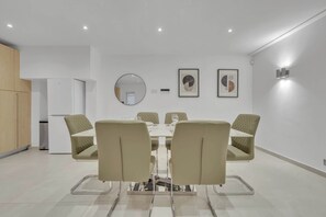 Dining - Charming Mayfair Home with Modern Comforts (London)