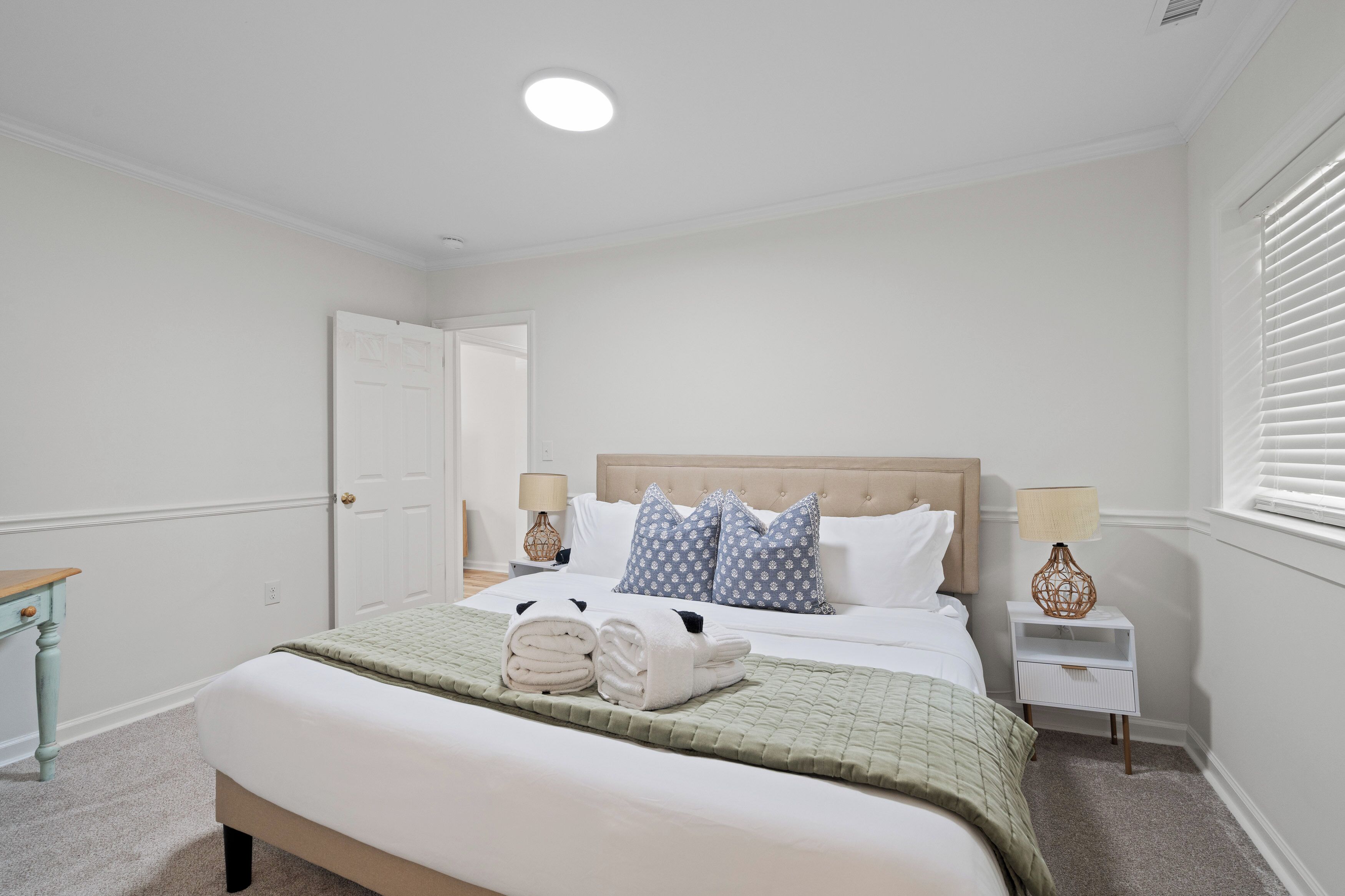 3 bedrooms, iron/ironing board, free WiFi, bed sheets