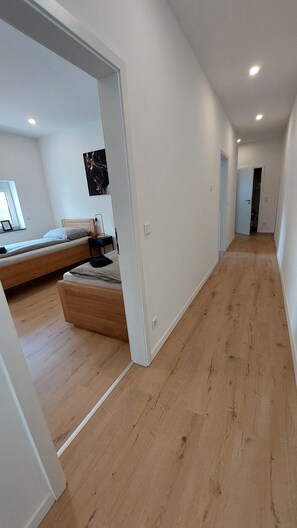 2 chambres, lit de bébé portatif, Wi-Fi, literie fournie
