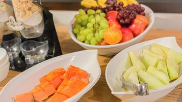 Free daily buffet breakfast